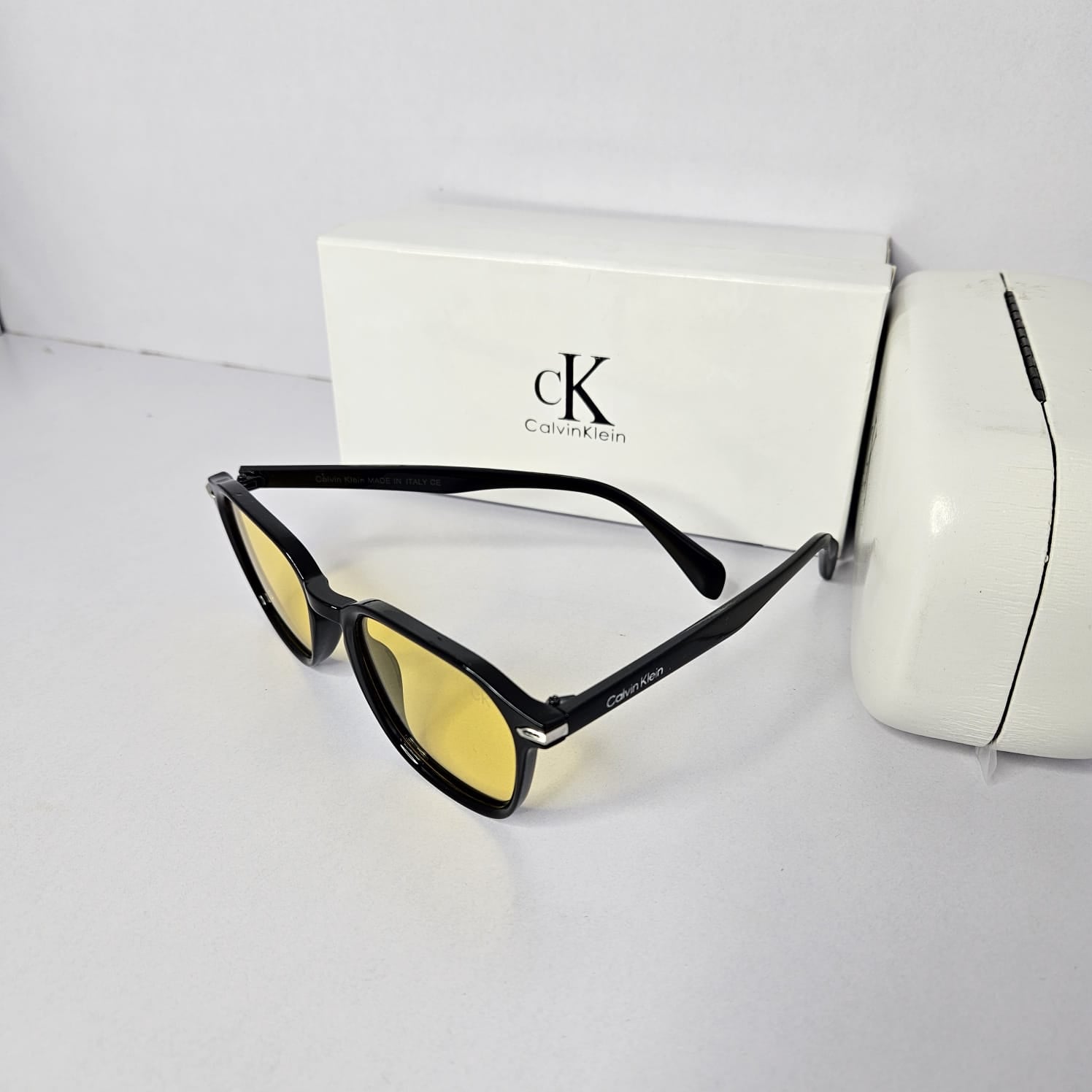 CALVIN KLEIN Vintage Amber Luxe Lens Sunglasses