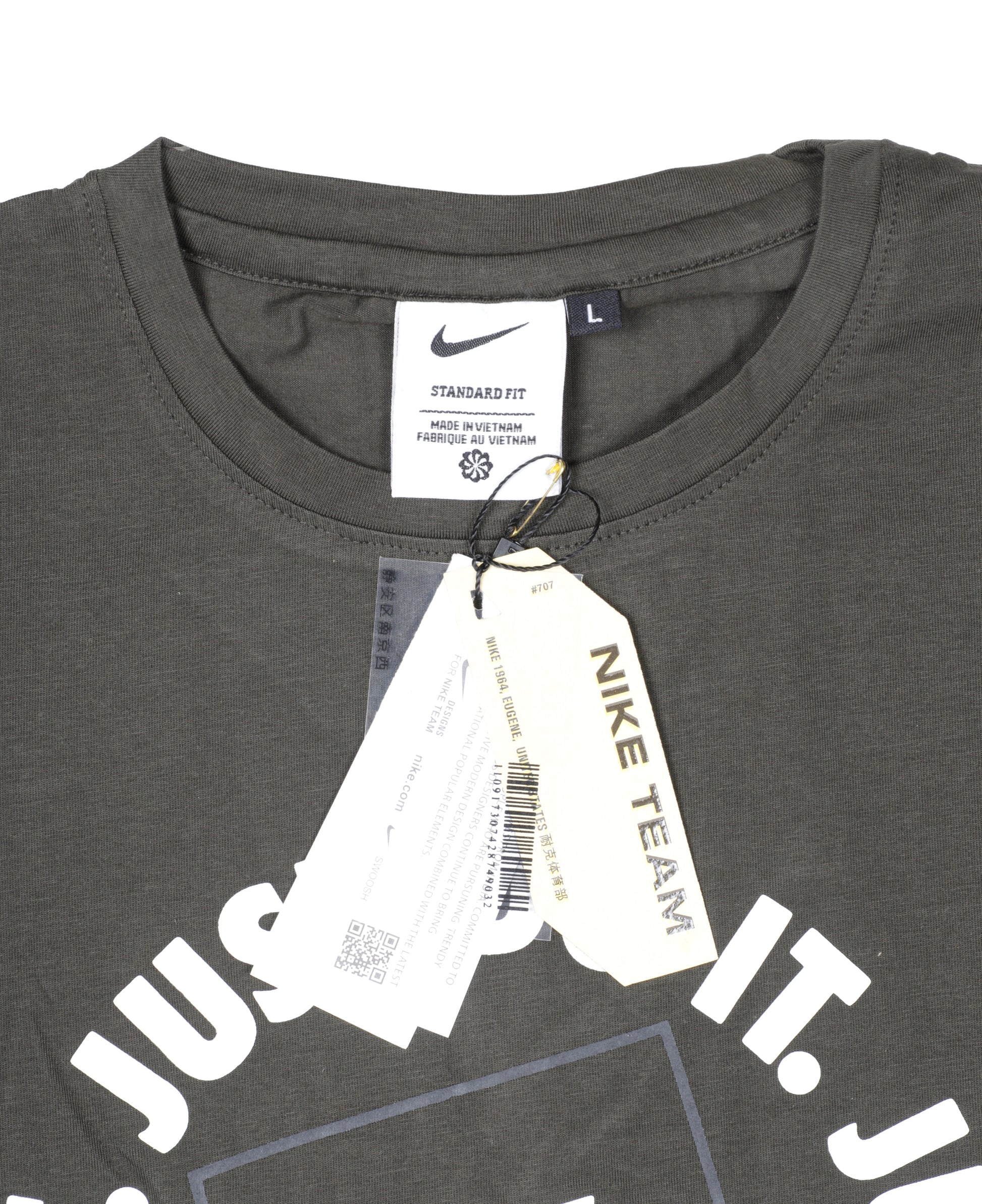 NIKE Just Do It Graphic Tee