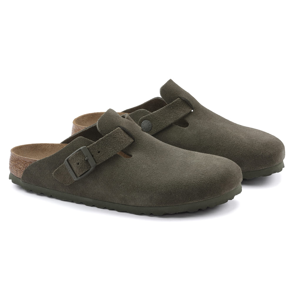 Birkenstock Suede Clogs in Enchanted Forest Green - Cozy Comfort with a Touch of Elegance