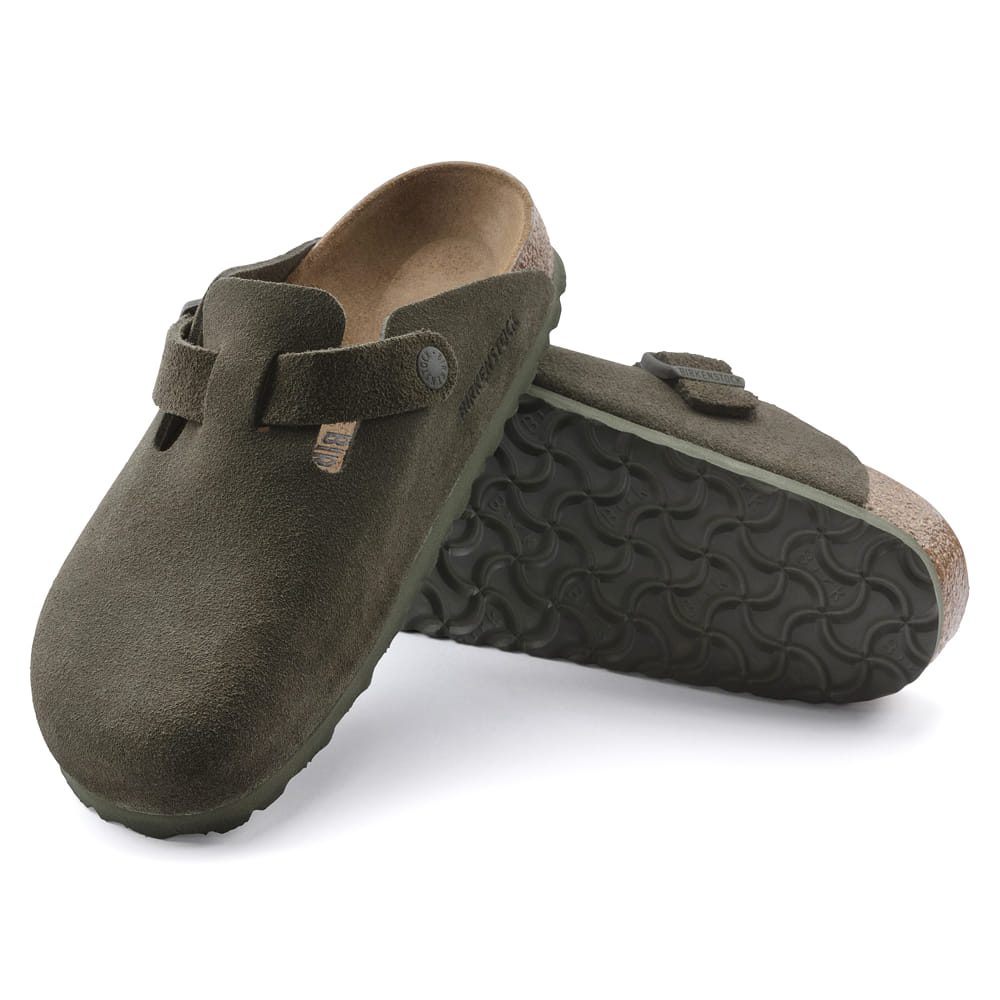Birkenstock Suede Clogs in Enchanted Forest Green - Cozy Comfort with a Touch of Elegance