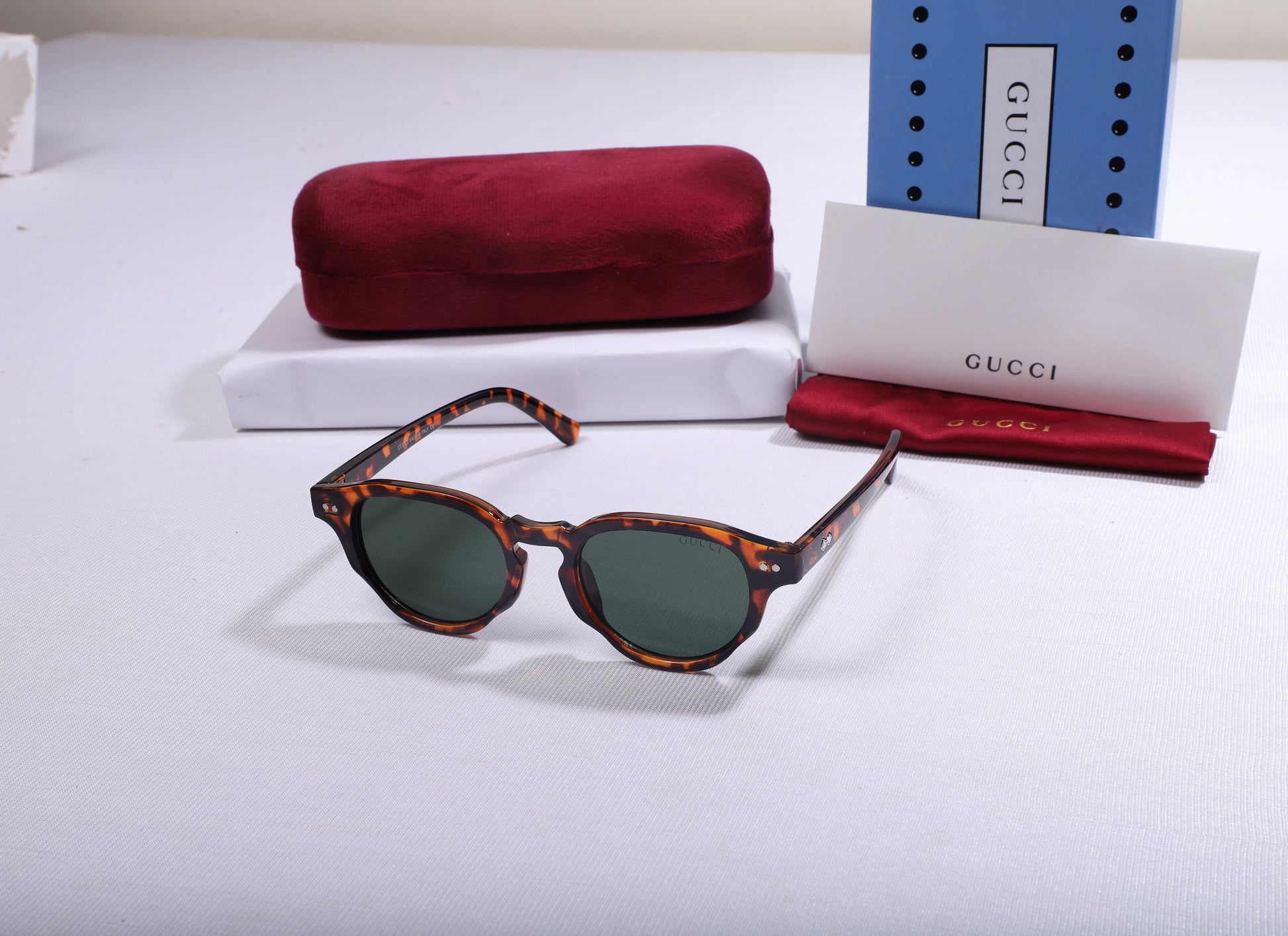 GUCCI Amberwood Chic Tortoise Frame Sunglasses with Emerald Lenses