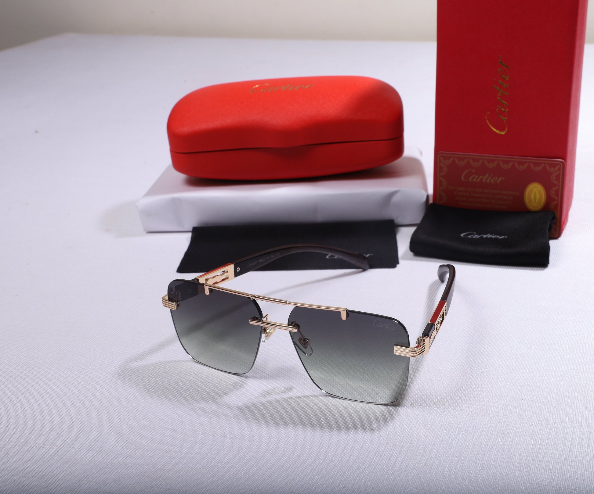 Cartier Luxe Aviator Sunglasses with Gradient Lenses