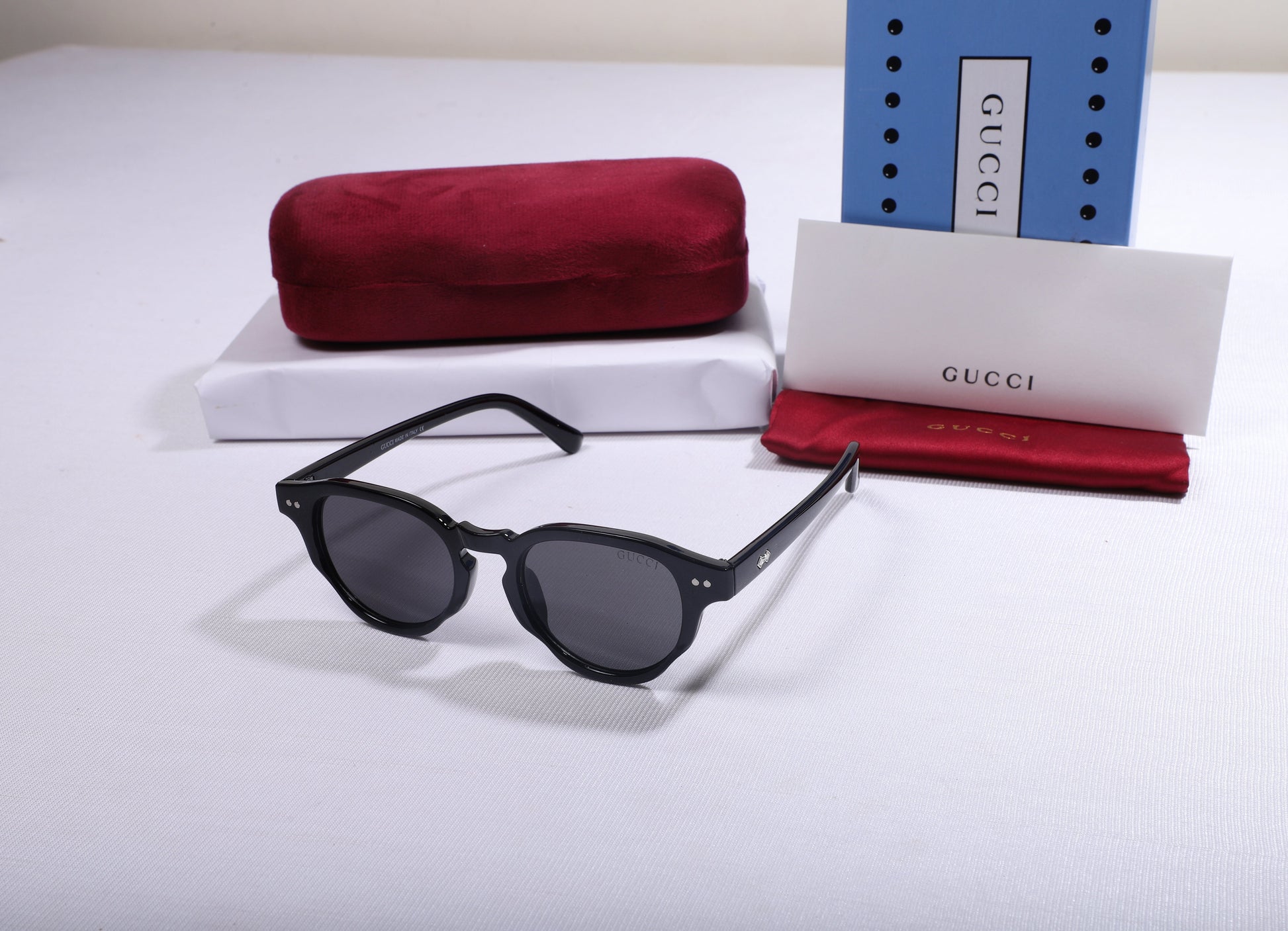 GUCCI Enigmatic Onyx Classic Round Frame Sunglasses with Luxe Case