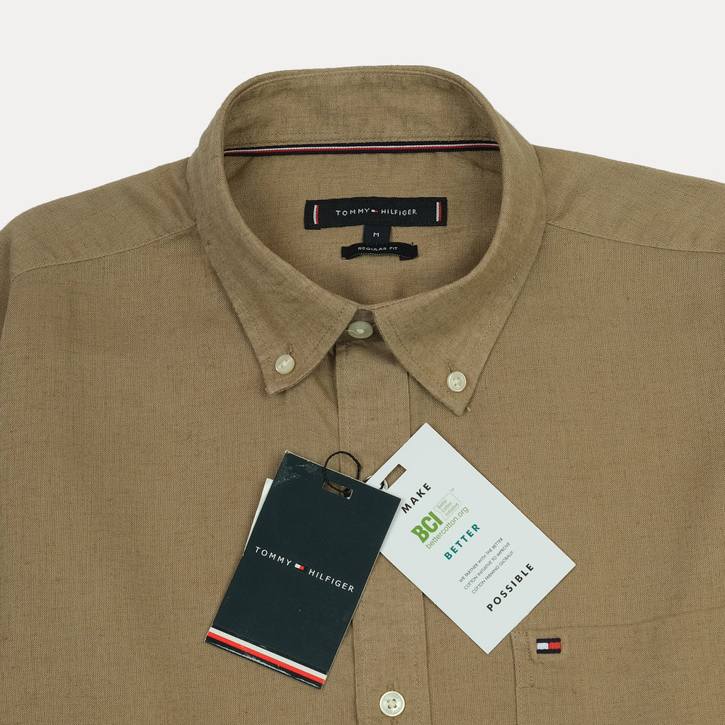 Tommy Hilfiger Elegant Earthy Button-Up Shirt in Rustic Linen