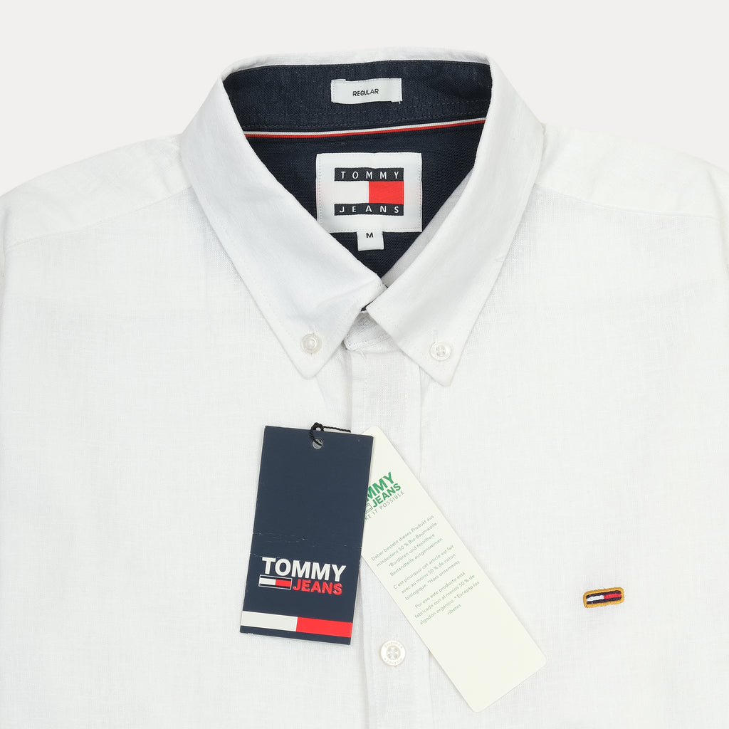 Tommy Jeans Effortlessly Elegant Linen Shirt in Crisp Cloud White