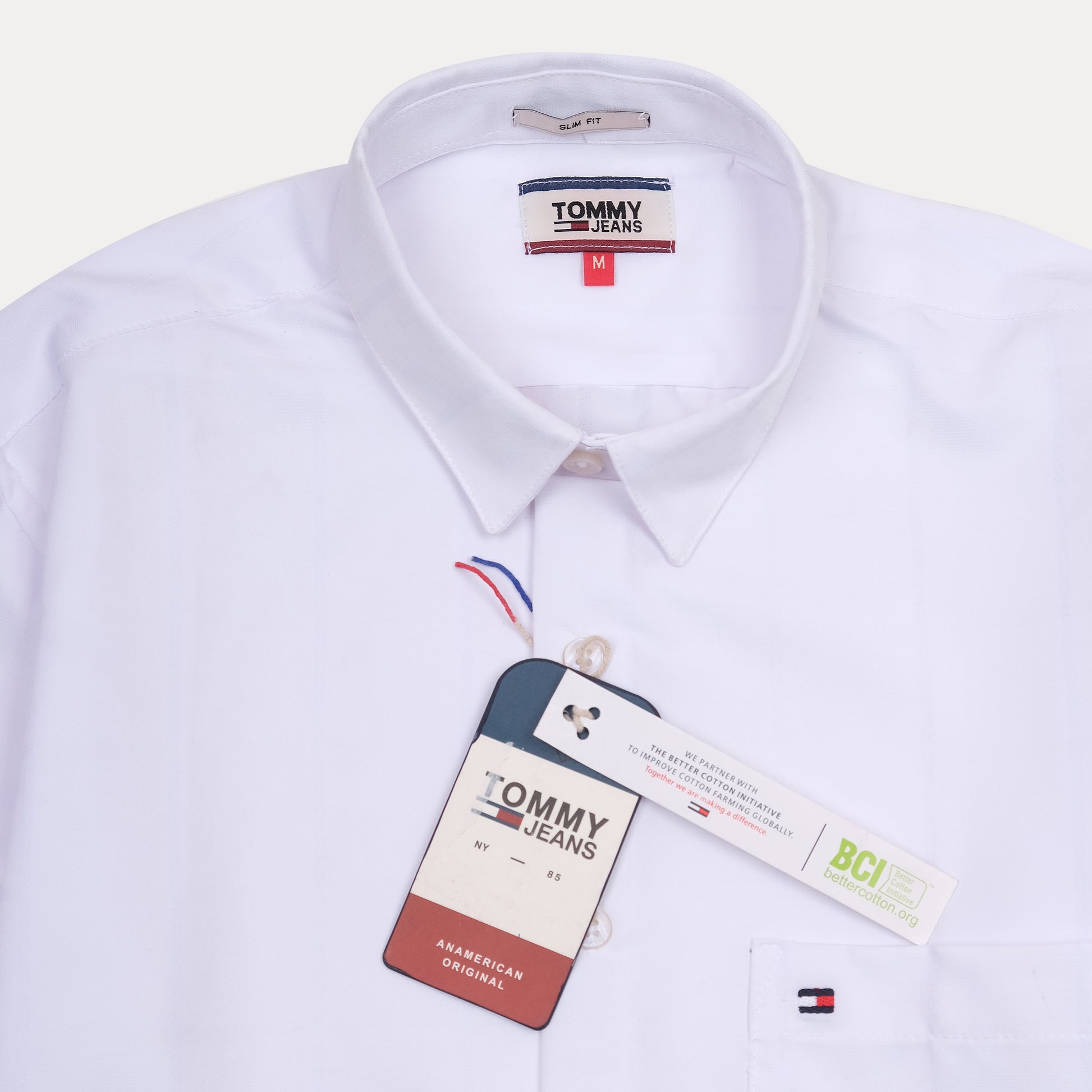 TOMMY JEANS Crisp Cotton Classic White Button-Up Shirt