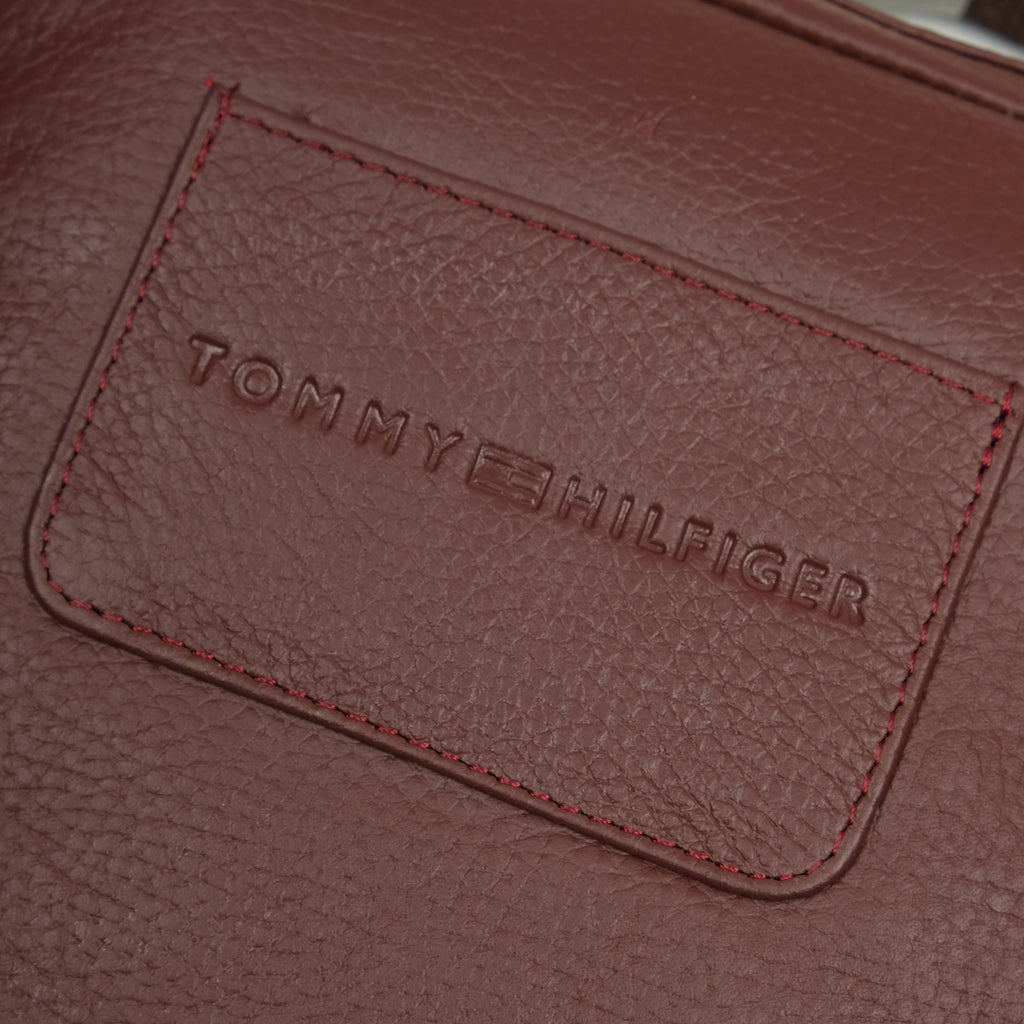 TOMMY HILFIGER Luxurious Maroon Leather Crossbody Bag