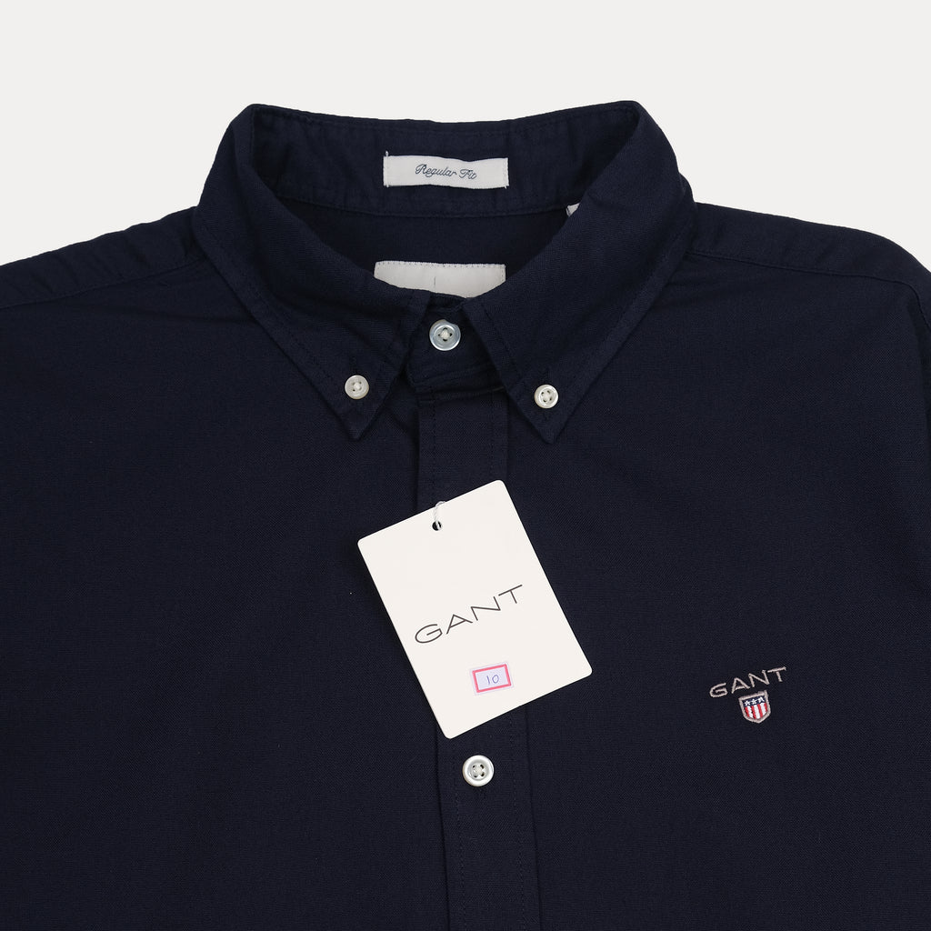 GANT Effortlessly Elegant Short-Sleeve Shirt in Midnight Blue