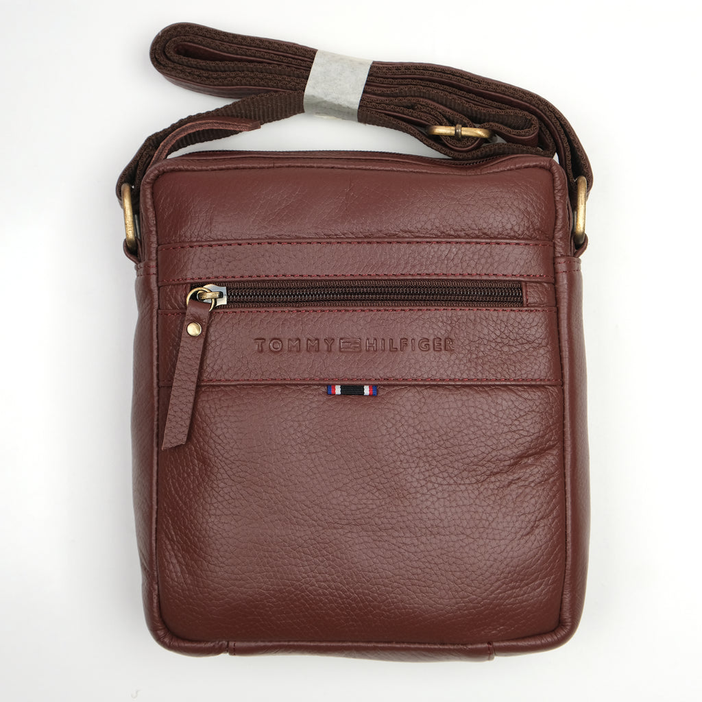 TOMMY HILFIGER Luxurious Maroon Leather Crossbody Bag