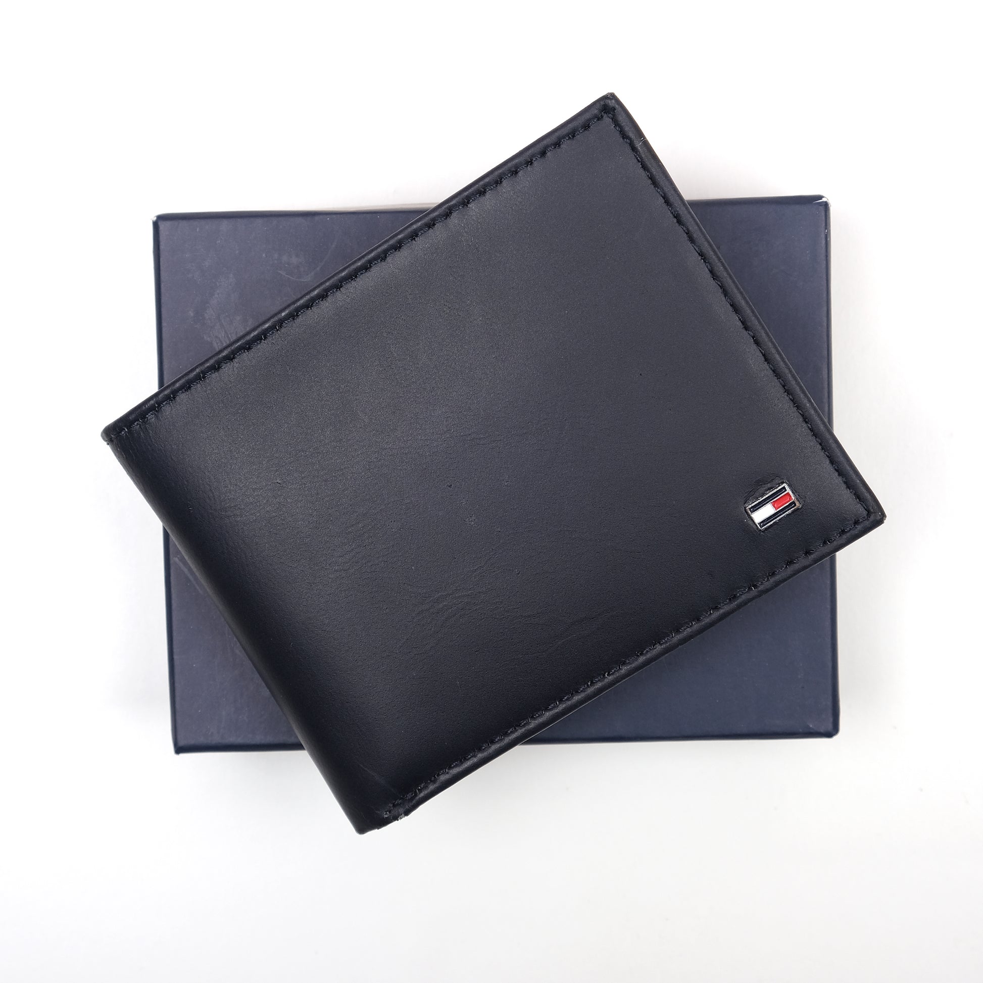 TOMMY HILFIGER Sleek Midnight Blue Leather Wallet