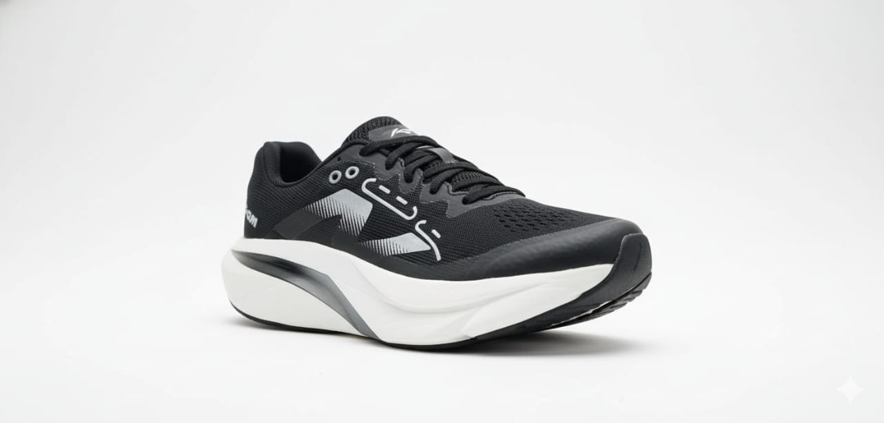 New Balance Running Shoe - Black/White