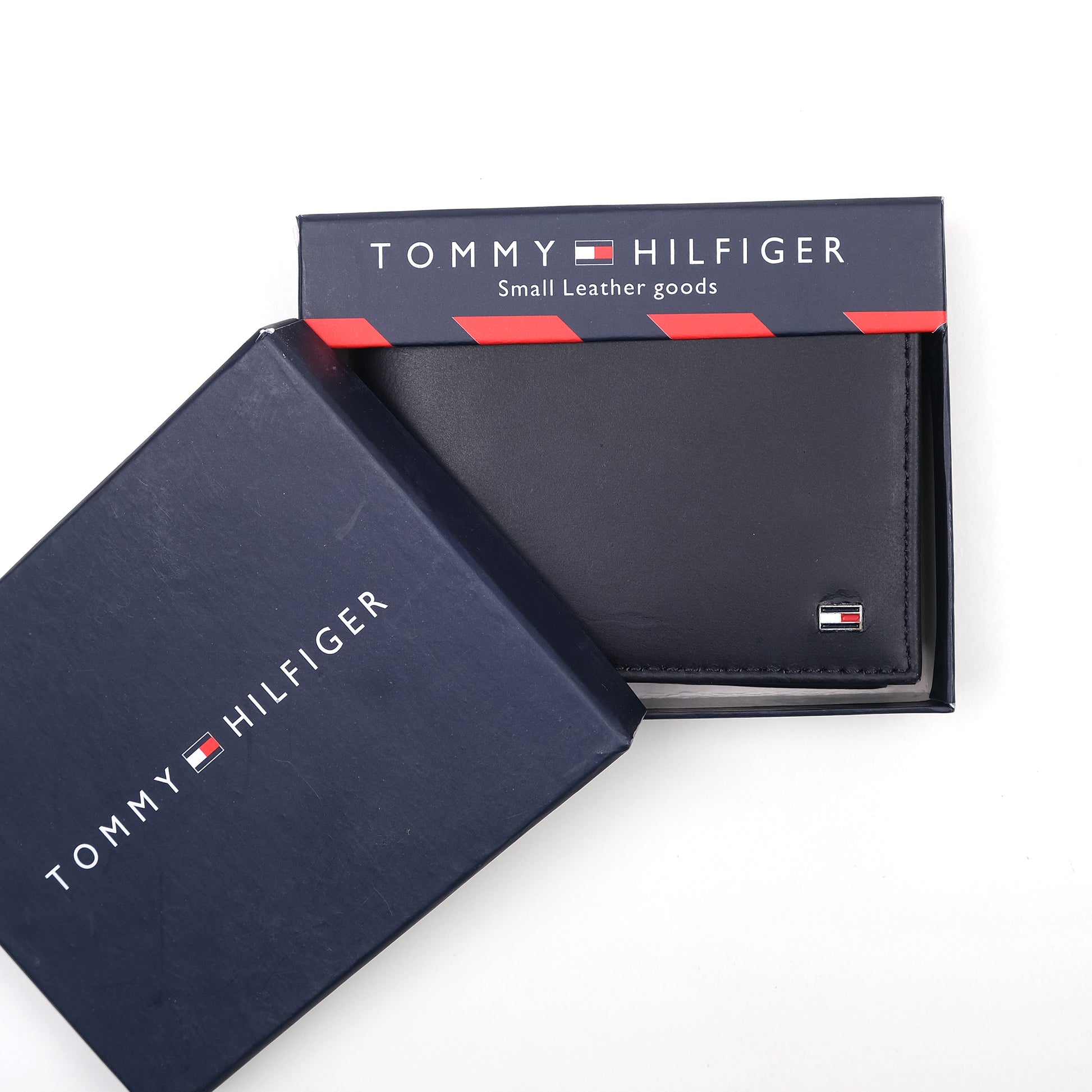 TOMMY HILFIGER Sleek Midnight Blue Leather Wallet
