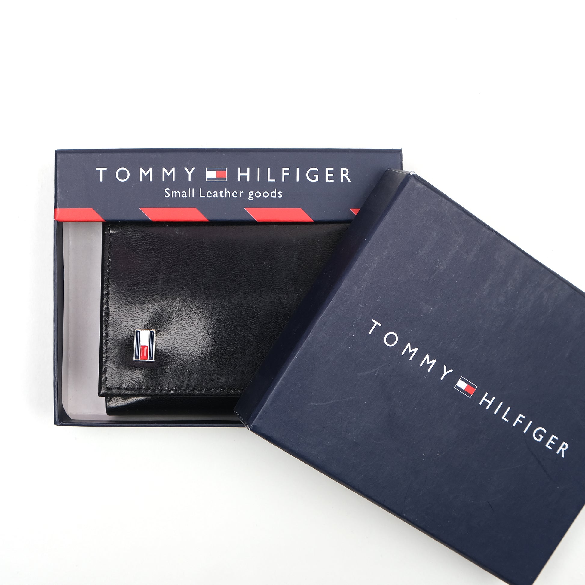 TOMMY HILFIGER Sleek Midnight Leather Wallet