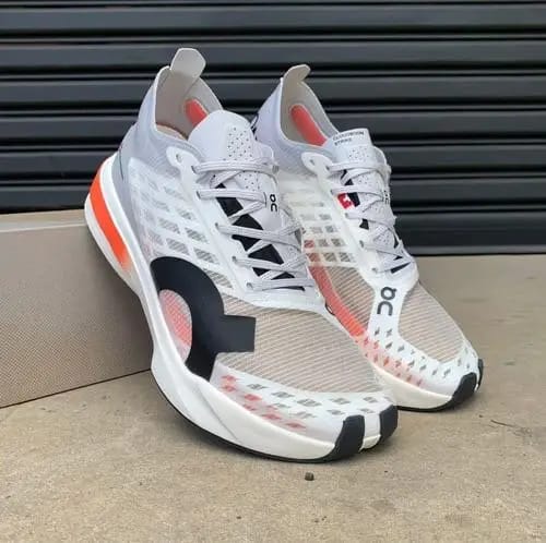 On Cloudstratus Performance Running Shoes