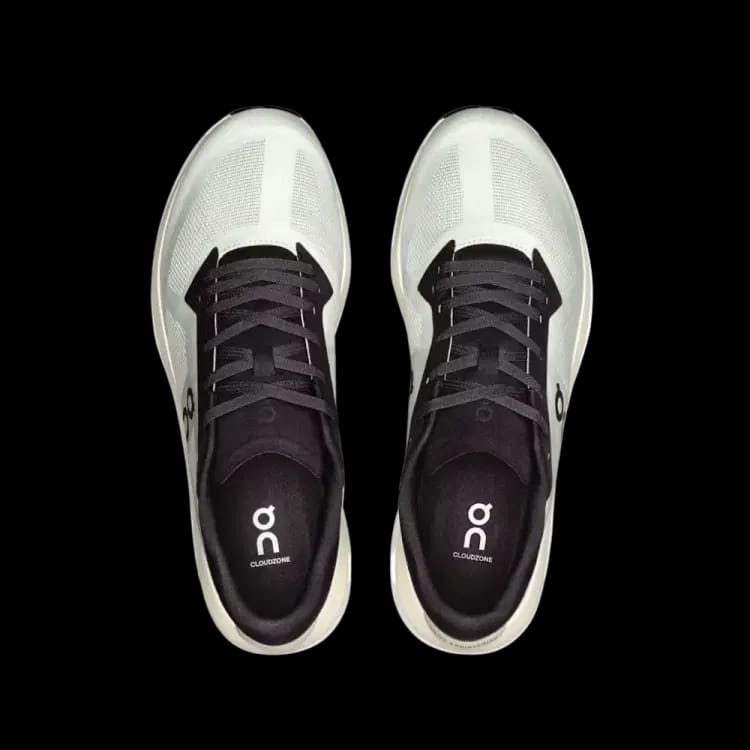 On Cloudstratus Running Shoes