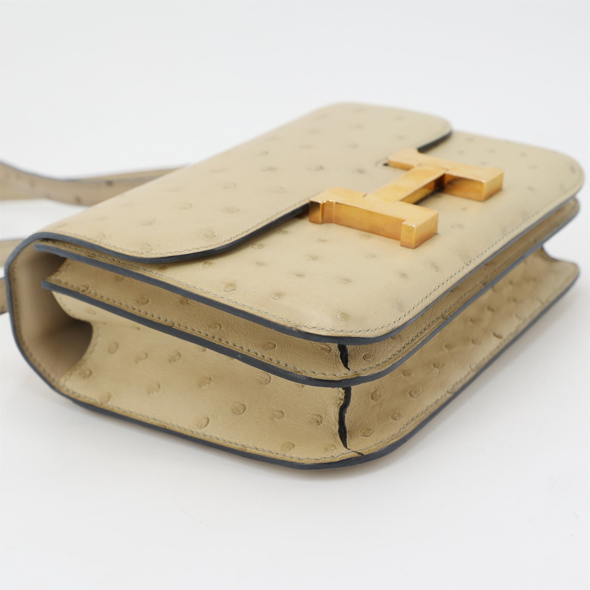 HERMÈS Sunlit Champagne Luxe Ostrich Leather Crossbody Bag with Signature H Closure