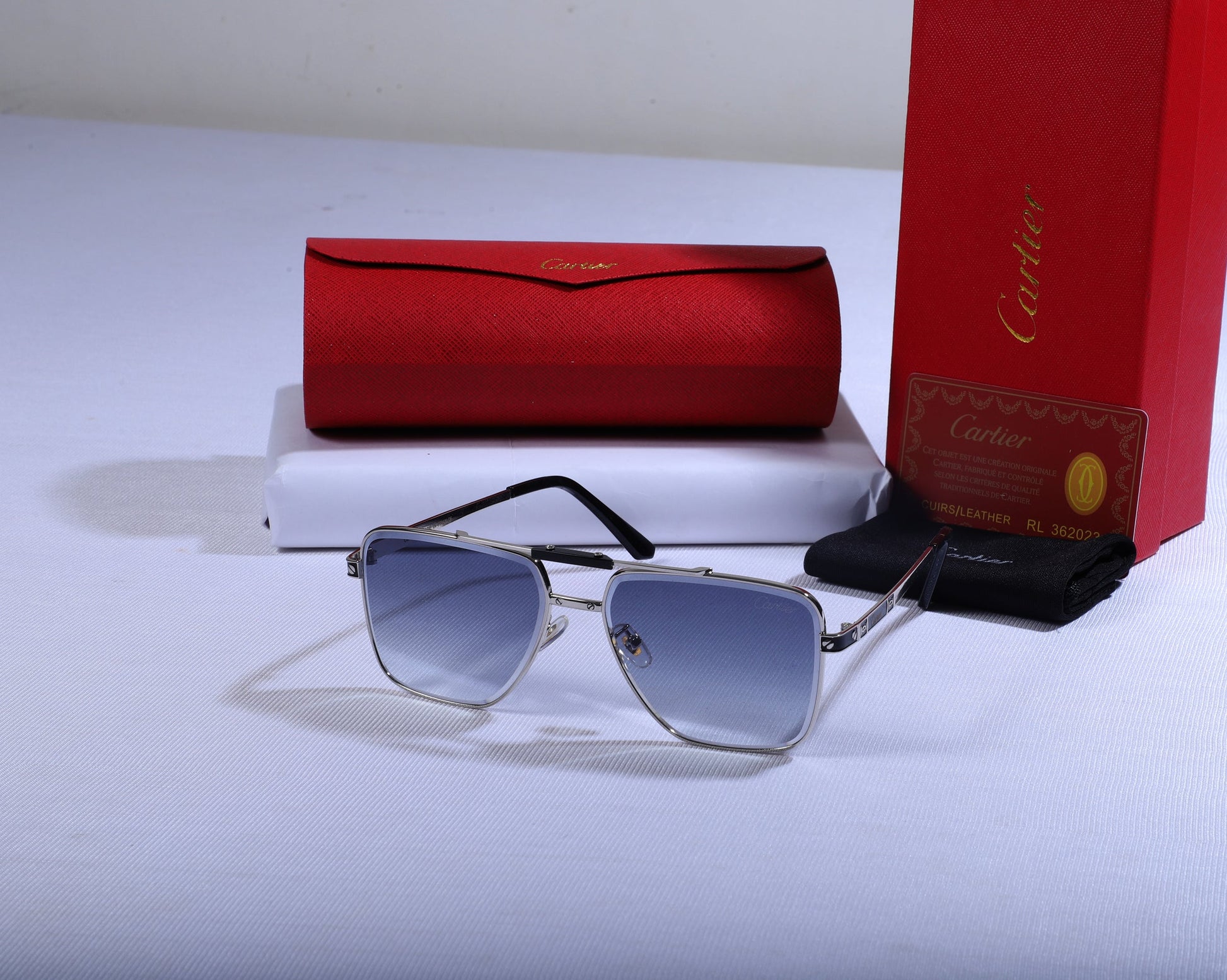 Cartier Luxe Aviator Sunglasses with Gradient Lenses