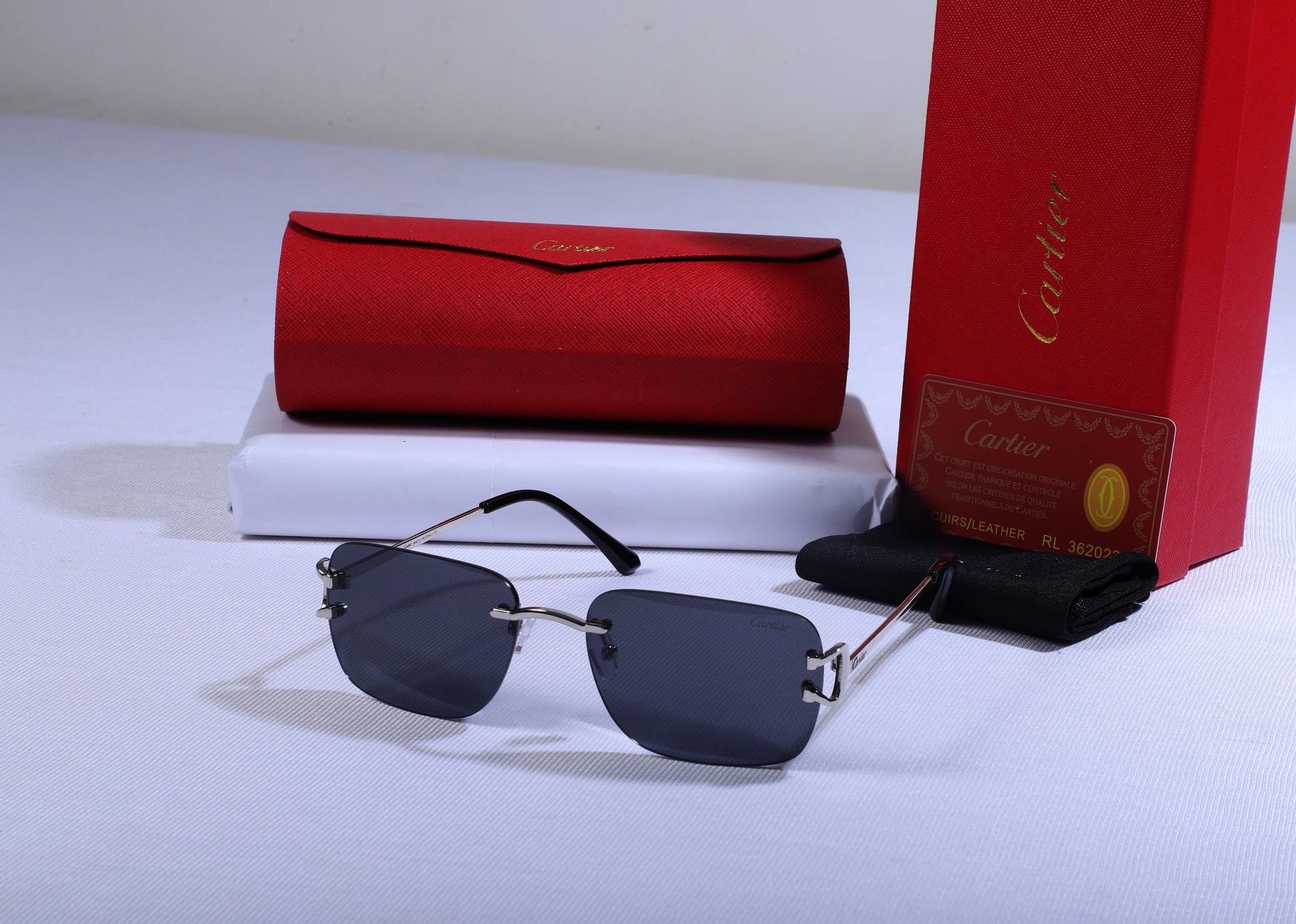 Cartier Luxe Aviator Sunglasses with Case