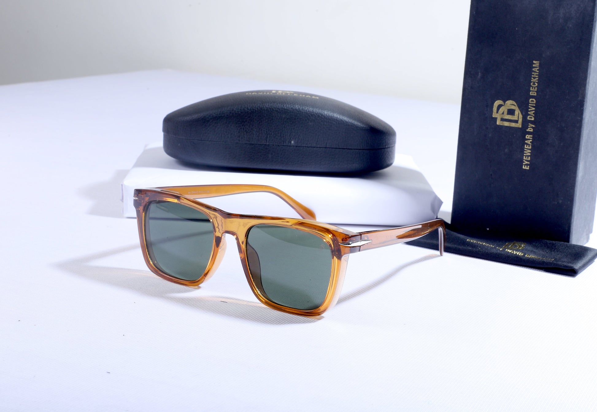 DAVID BECKHAM Honeyed Amber Retro Square Sunglasses with Luxe Case