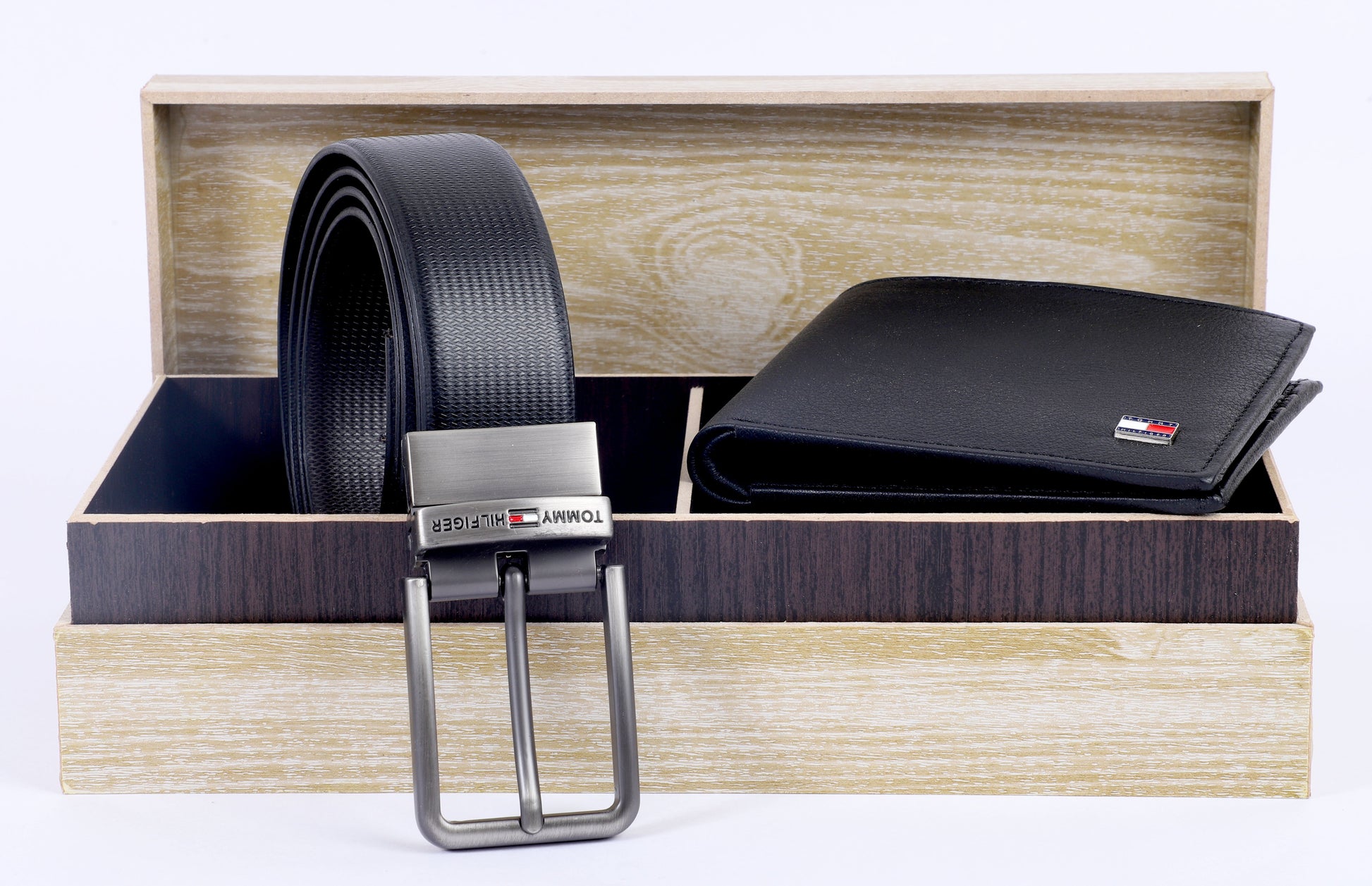 Tommy Hilfiger Classic Leather Belt and Wallet Gift Set