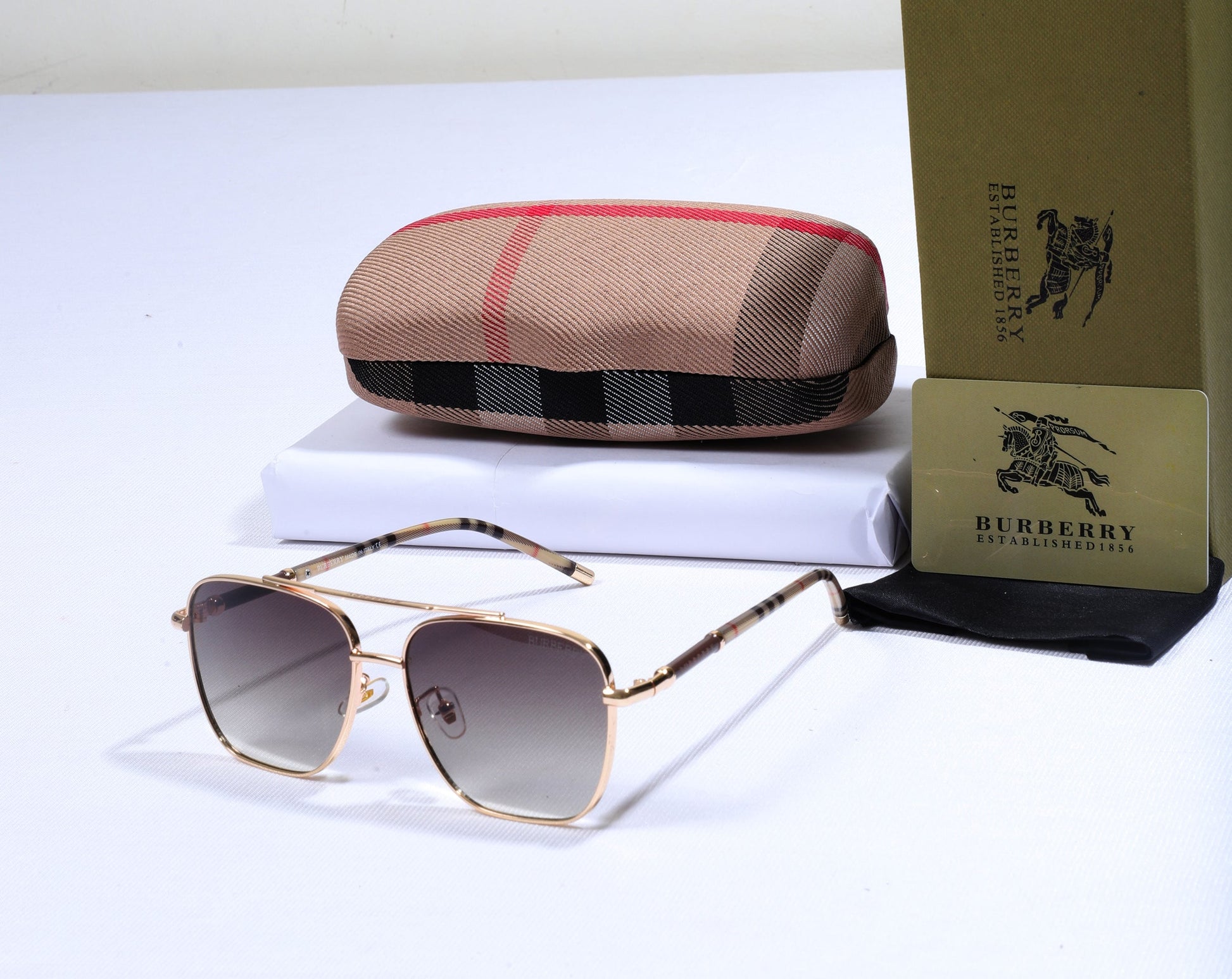 BURBERRY Radiant Amber Chic Oversized Sunglasses with Signature Case