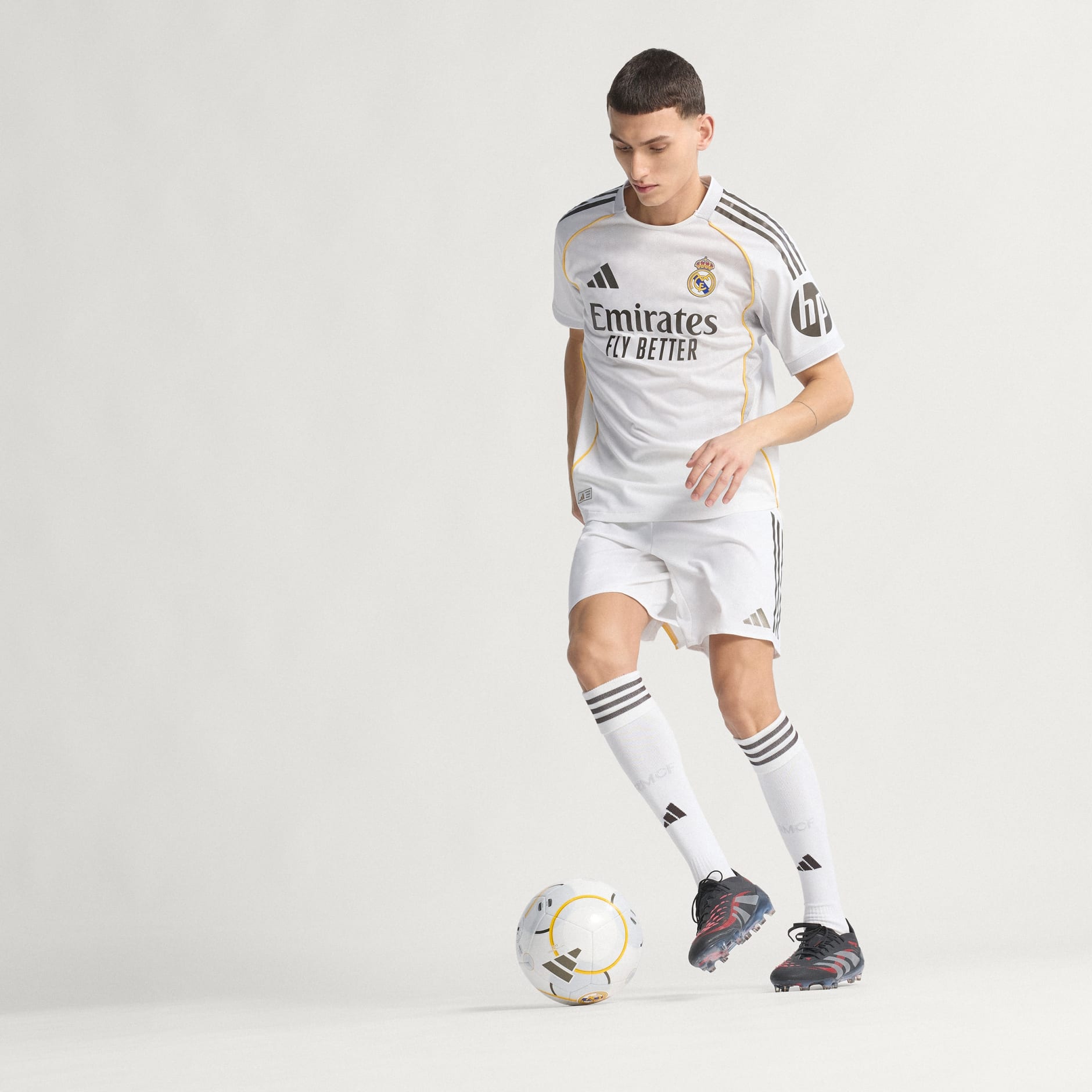 Real Madrid Home 25/26 Jersey
