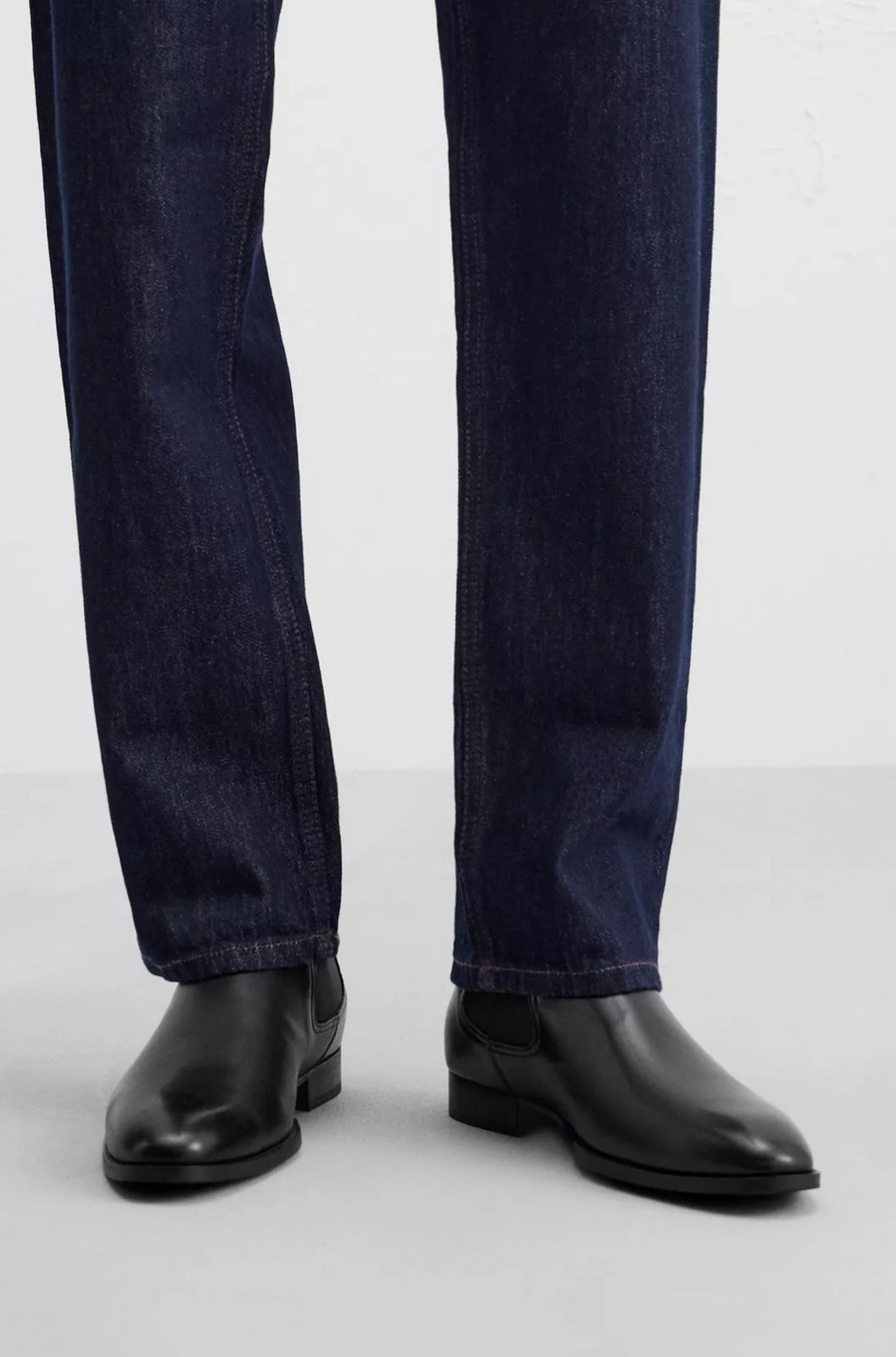 ZARA Sleek Noir Leather Chelsea Boots