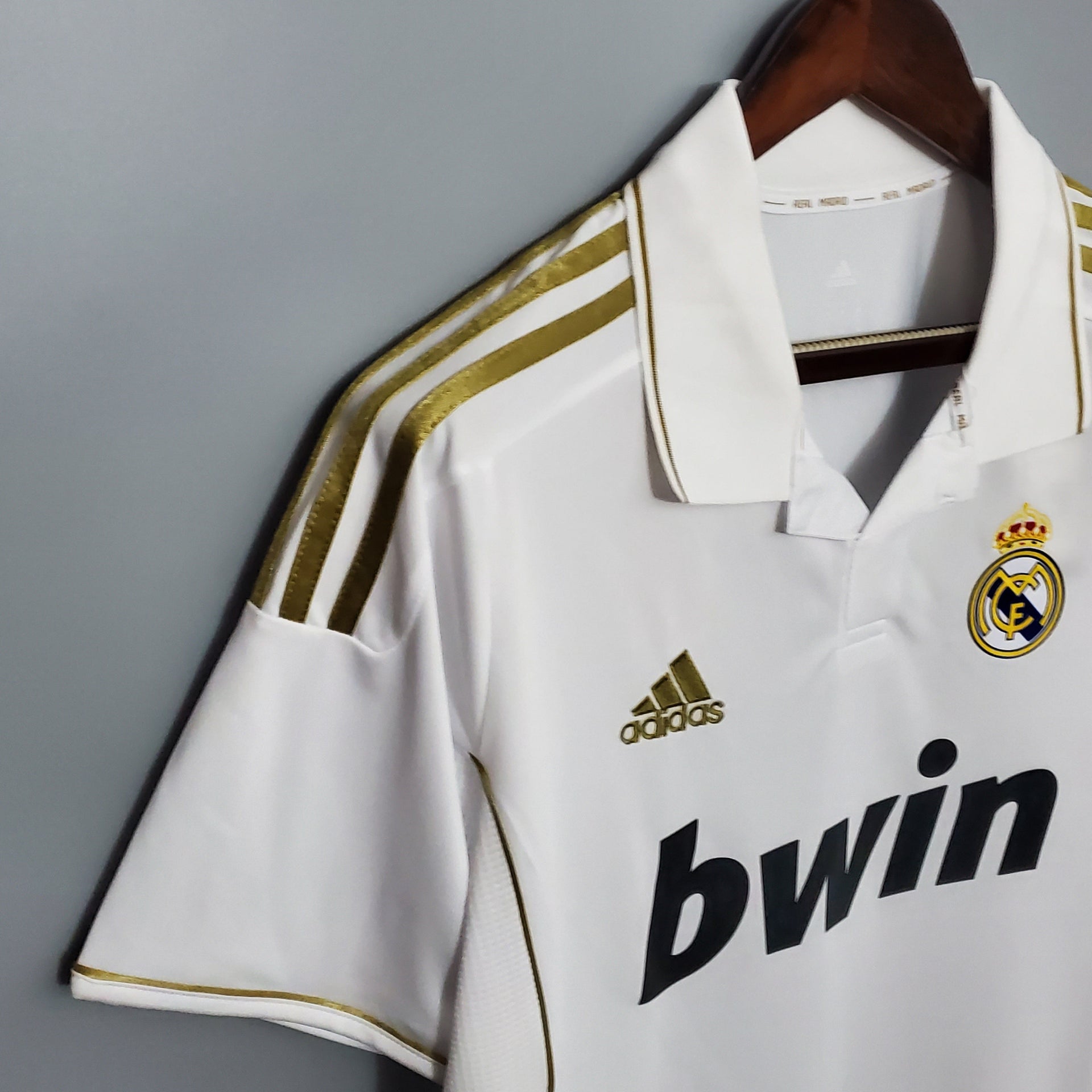 Real Madrid 11/12 Home Jersey With Shorts