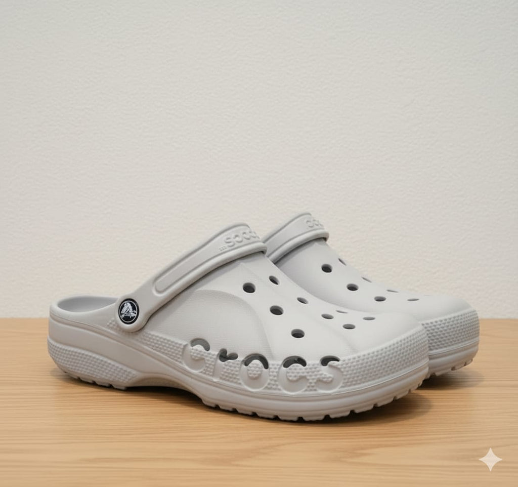 Crocs Classic Clog in Light Grey