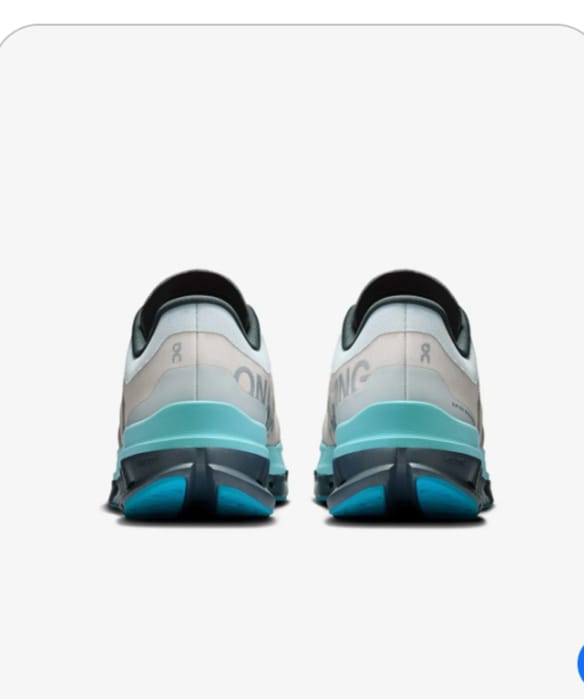 On Cloudstratus Running Shoes