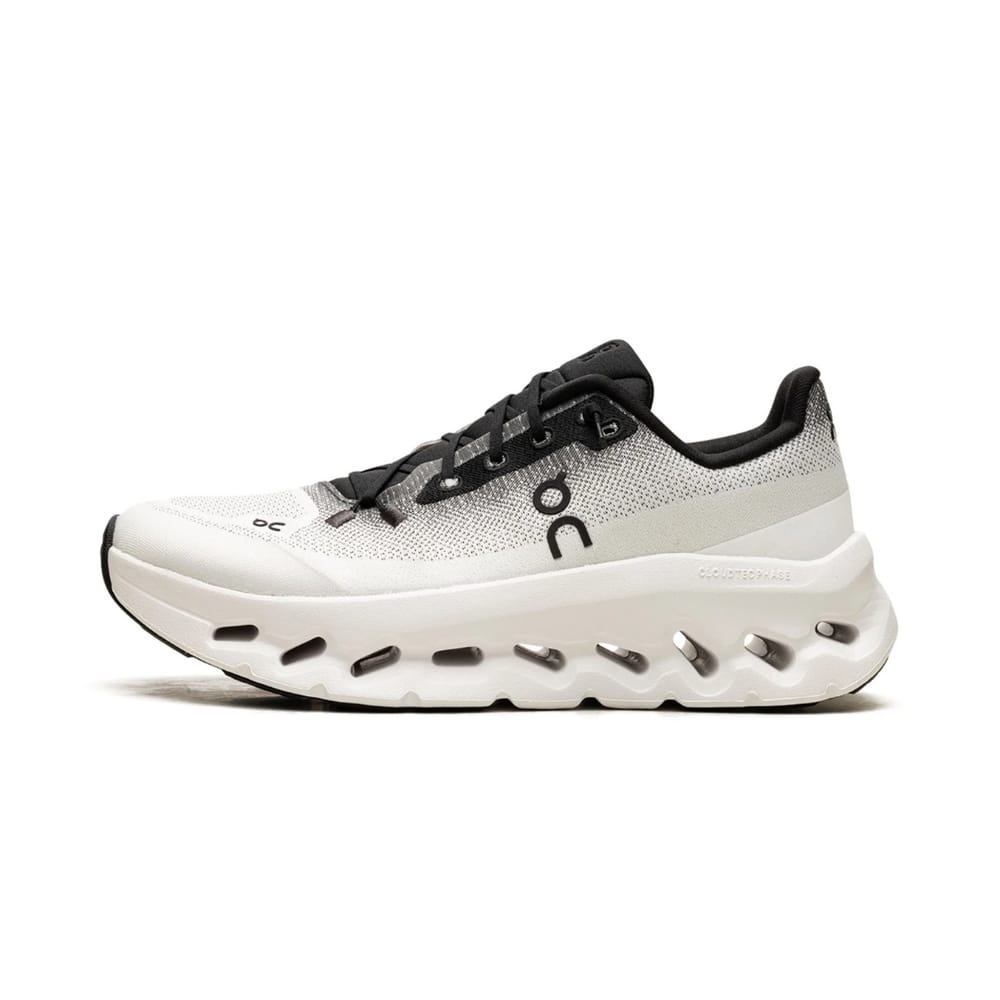 ON Celestial Pearl Classic Fit Performance Running Shoes