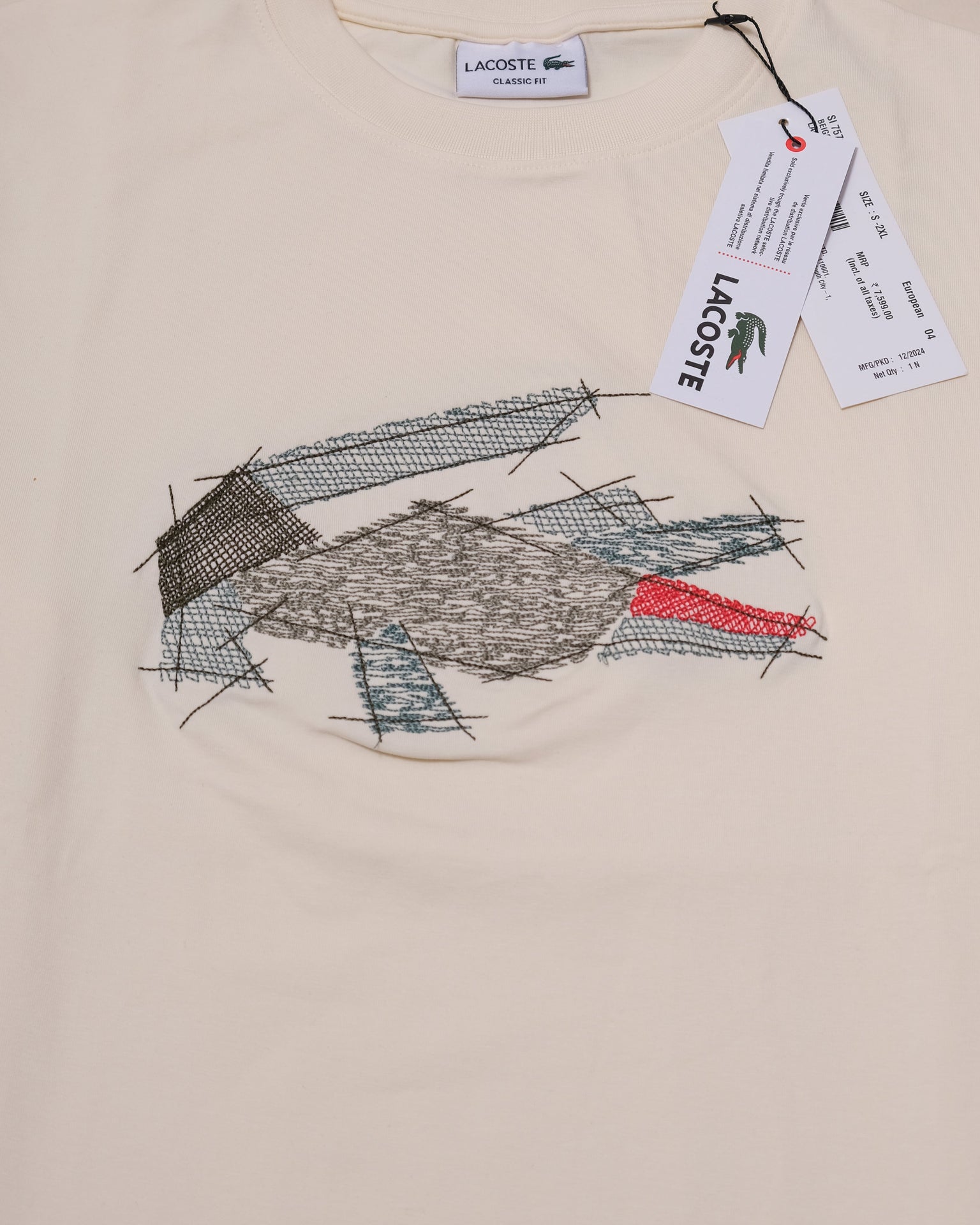 LACOSTE Creamy Canvas Slim Fit Graphic Crewneck Tee