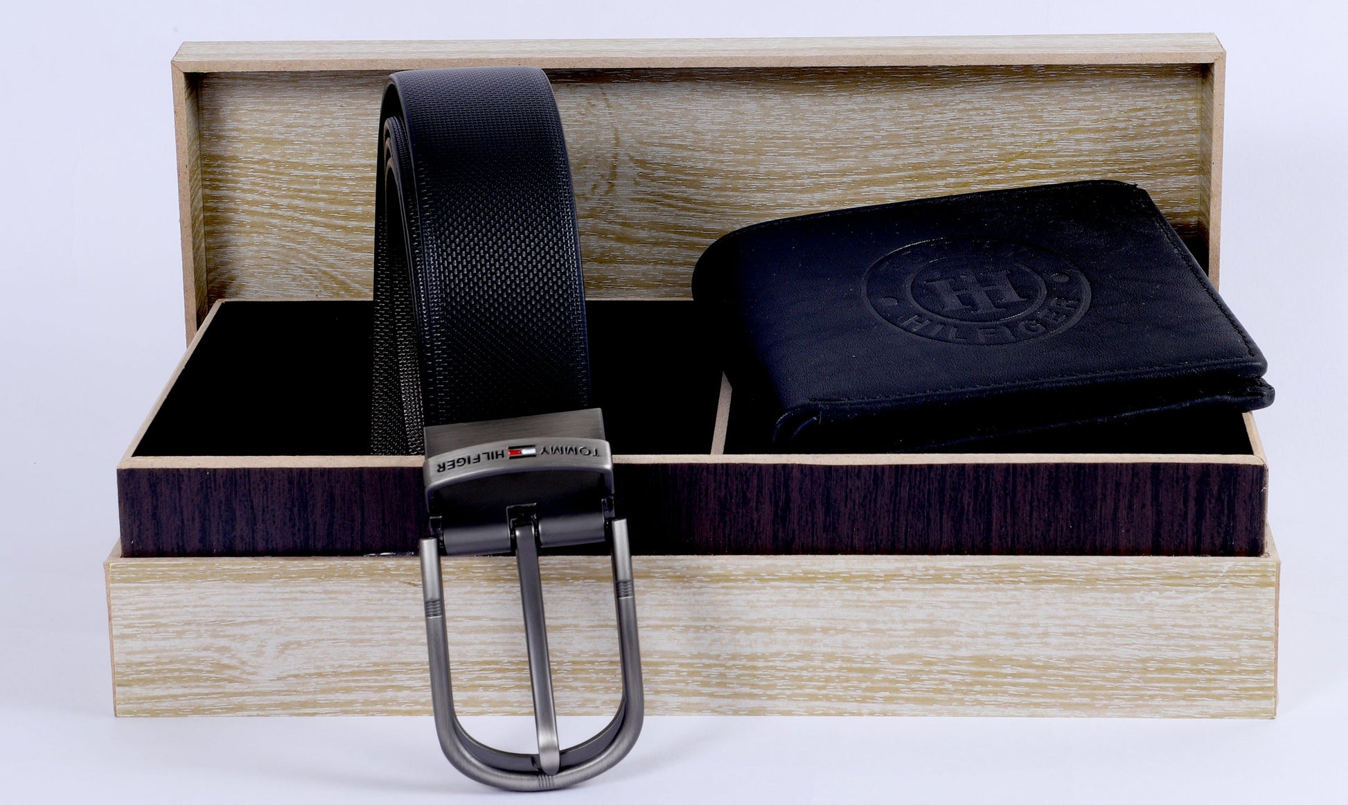 TOMMY HILFIGER Obsidian Velvet Tailored Fit Luxe Leather Belt & Wallet Set