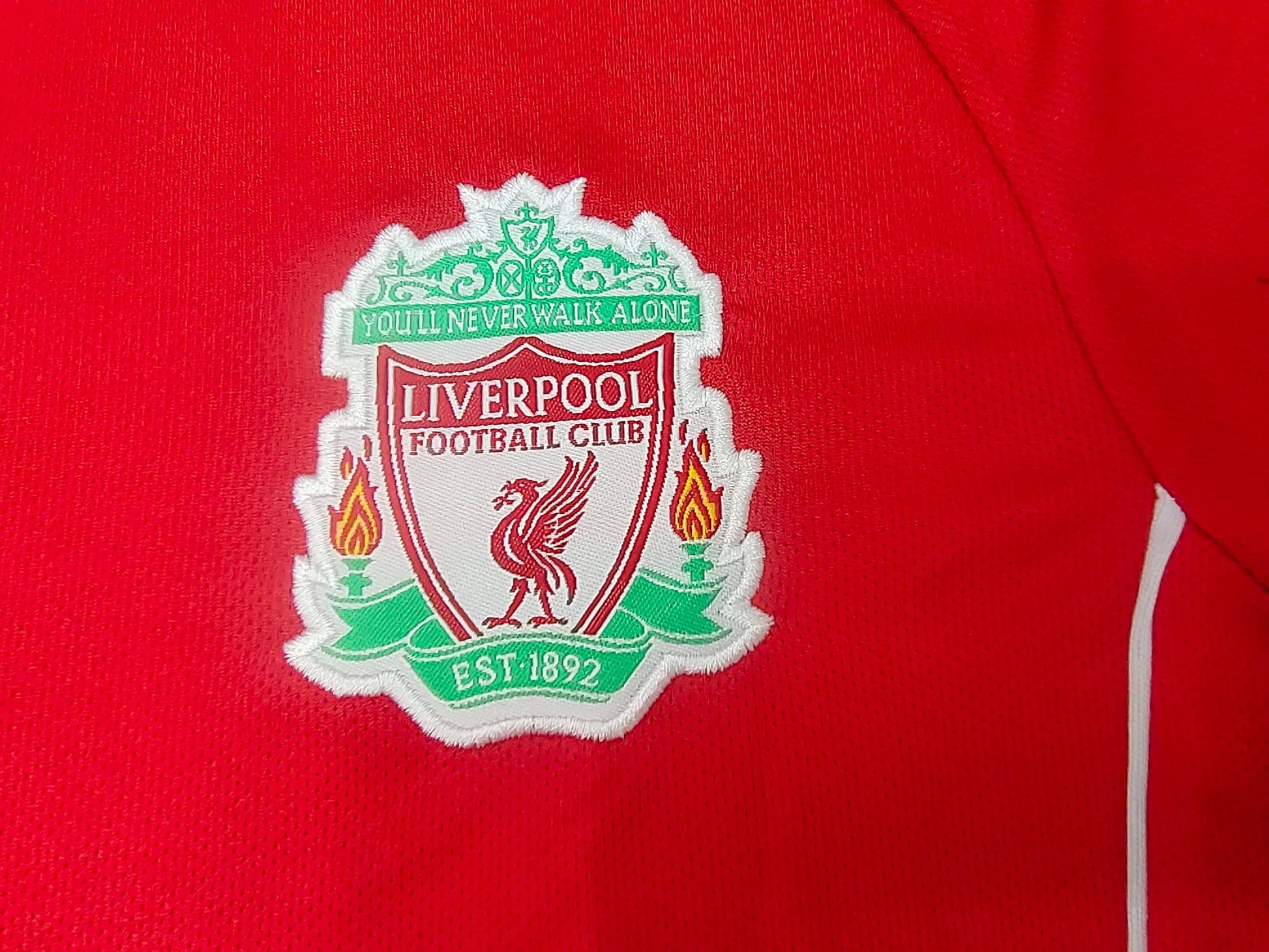 Retro Liverpool 2006/07 Home Jersey with shorts